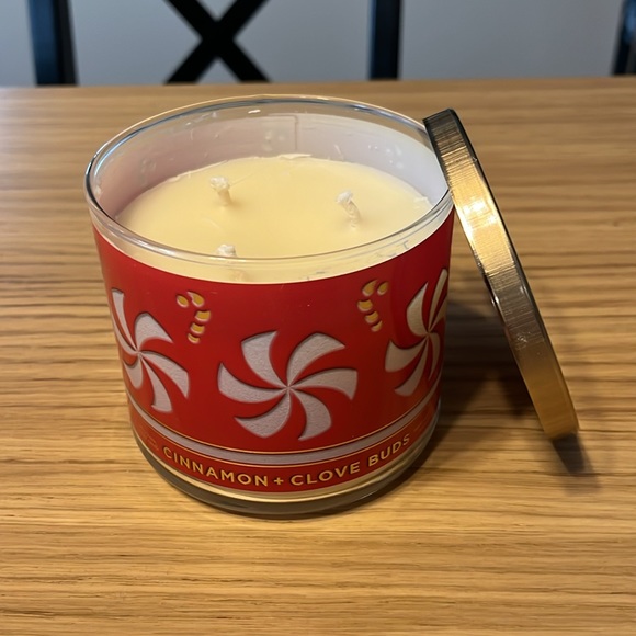 Bath & Body Works 3 Wick Candle. Cinnamon + Clove Buds. - Picture 2 of 3